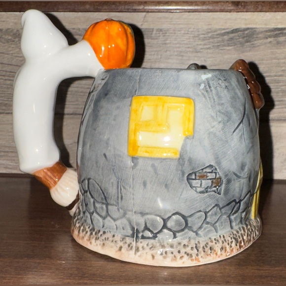 🥰 Halloween Haunted House Mug with Ghost 👻 & Pumpkin 🎃 Accents by Corner Ruby - Picture 8 of 11